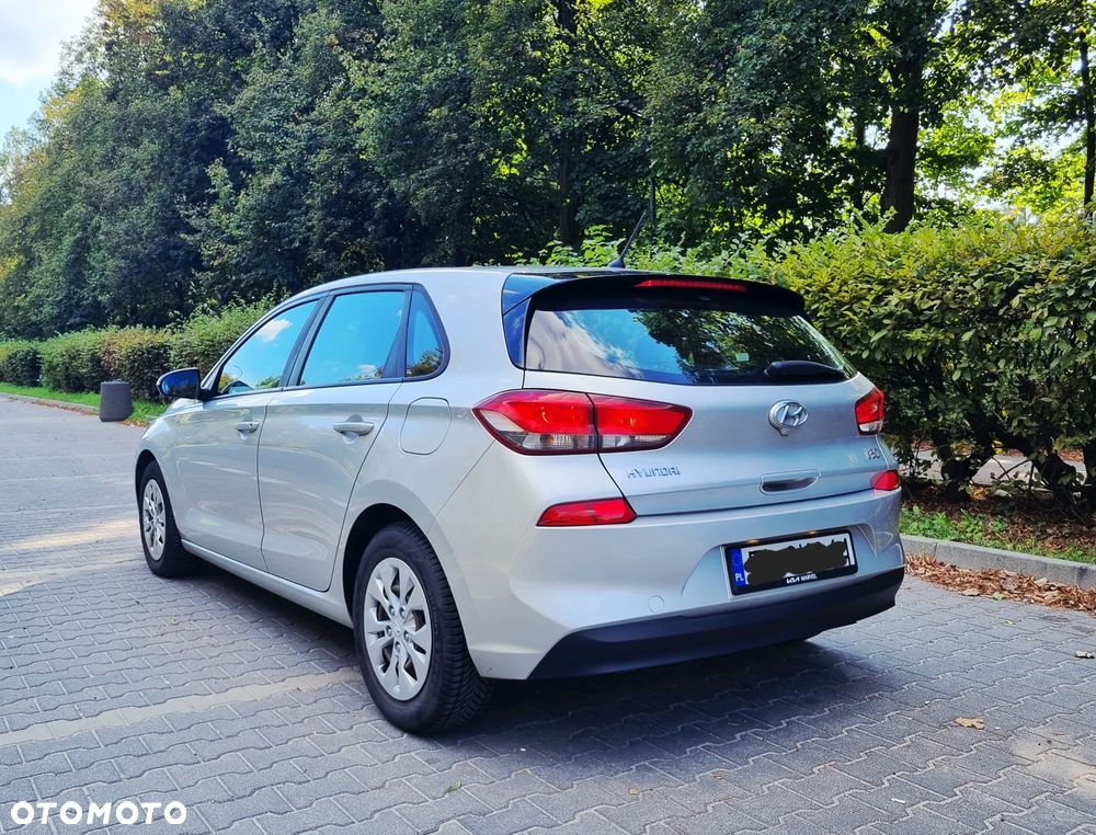 Hyundai i30 1.6 D Classic + - 6