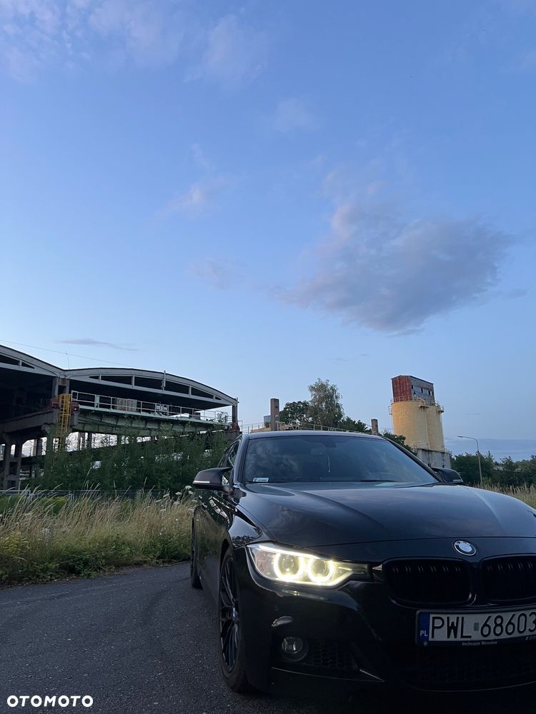 BMW Seria 3 328i xDrive M Sport - 9
