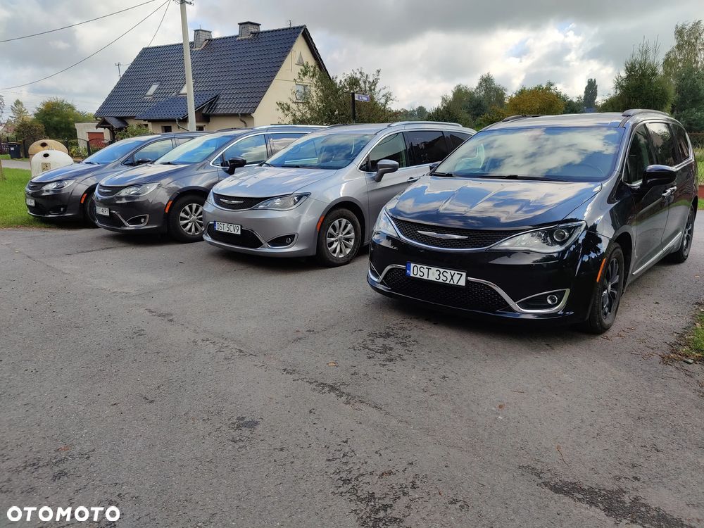 Chrysler Pacifica - 15