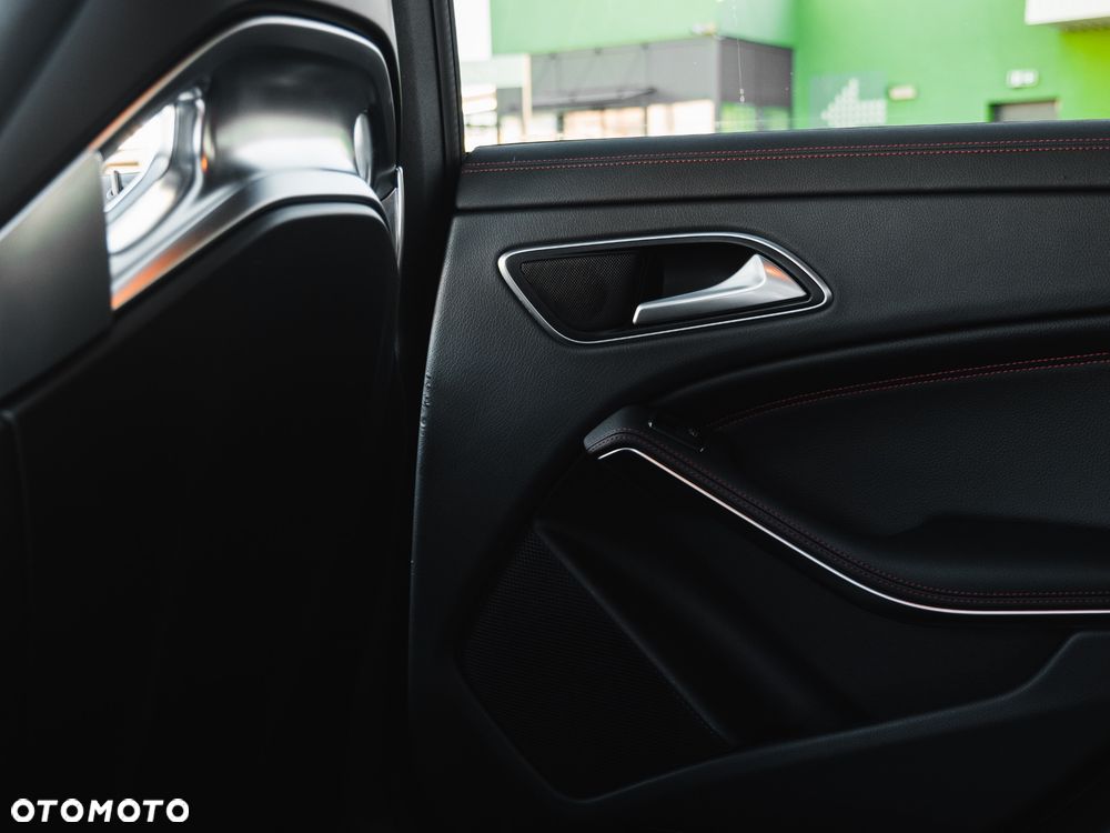 Mercedes-Benz CLA 45 AMG 4-Matic - 31