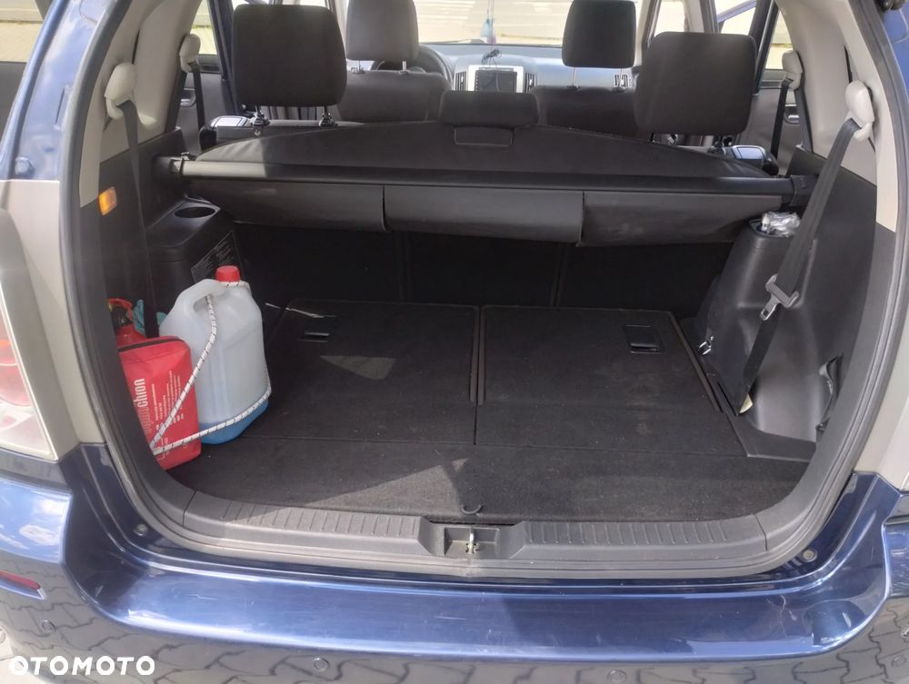 Toyota Corolla Verso 1.8 Premium + 7os - 28