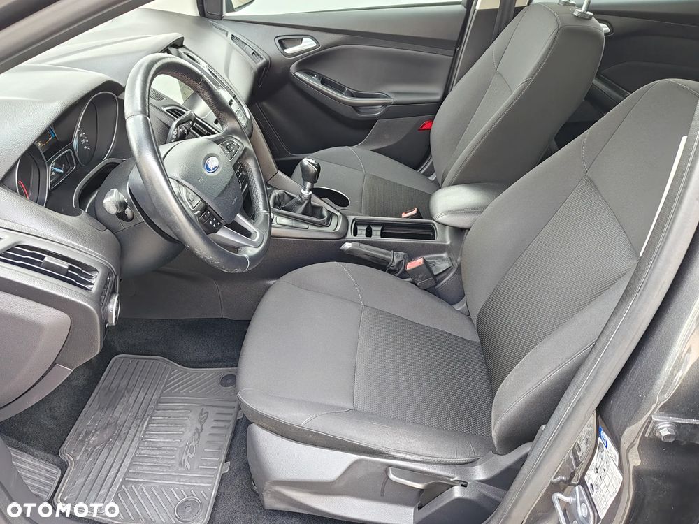 Ford Focus 1.5 TDCi Trend - 24