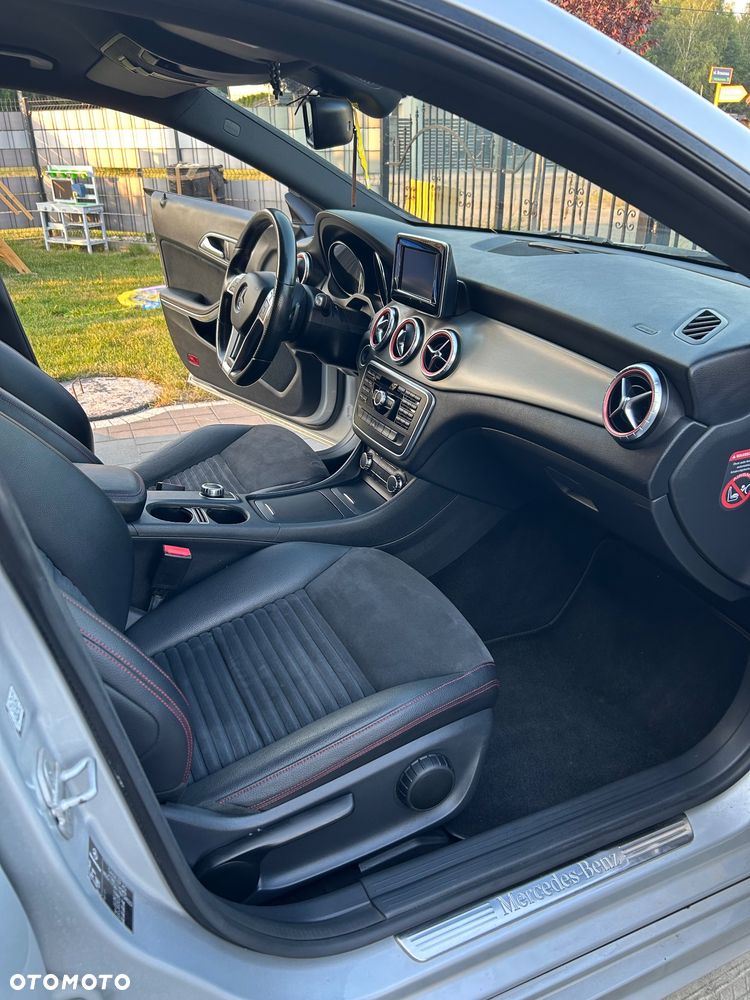 Mercedes-Benz CLA - 12