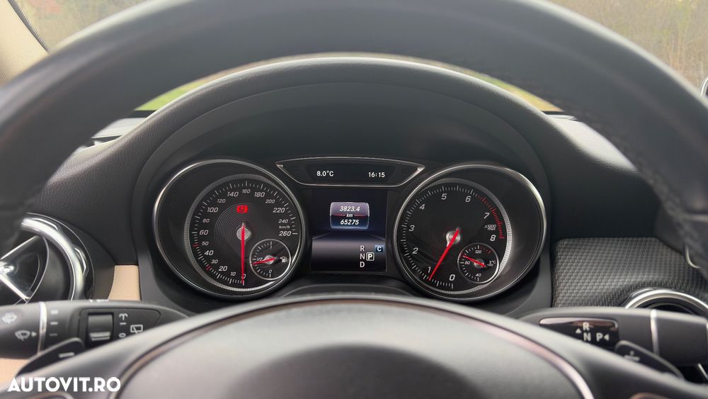 Mercedes-Benz GLA - 12