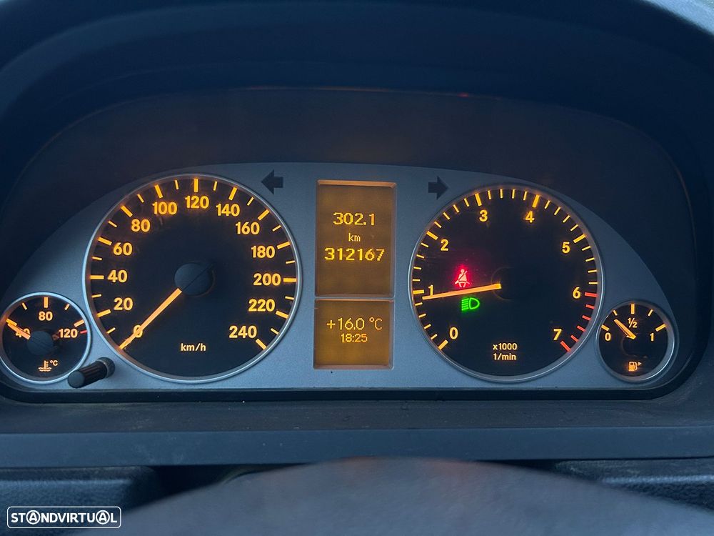 Mercedes-Benz B 150 Standard - 8