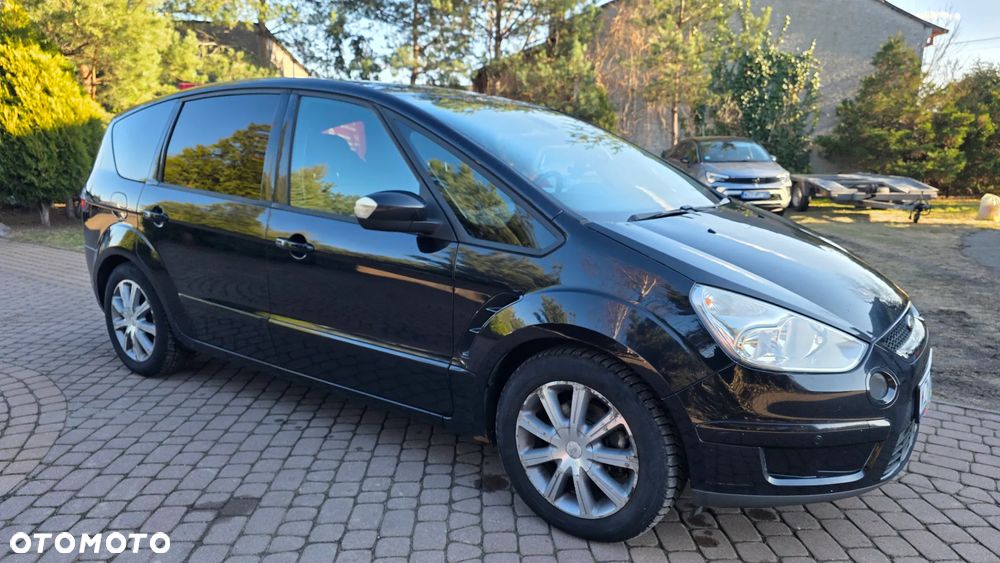 Ford S-Max - 11
