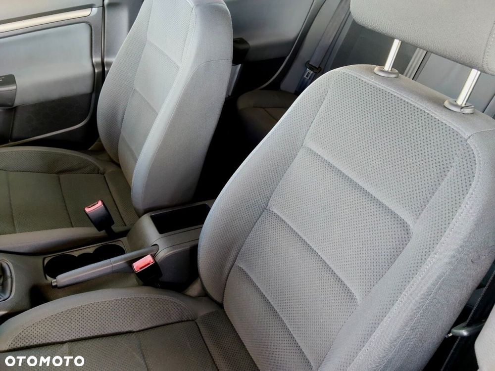 Volkswagen Golf - 10