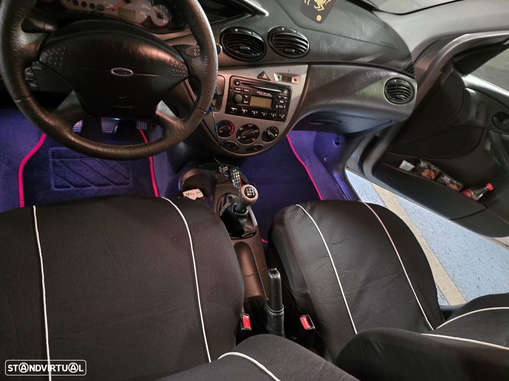 Ford Focus SW 1.6 Ghia - 8