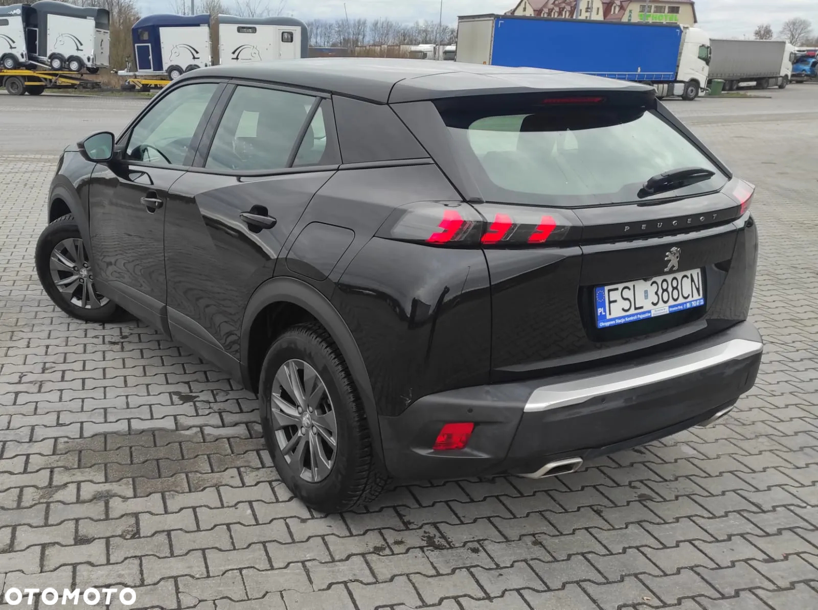 Peugeot 2008 - 4