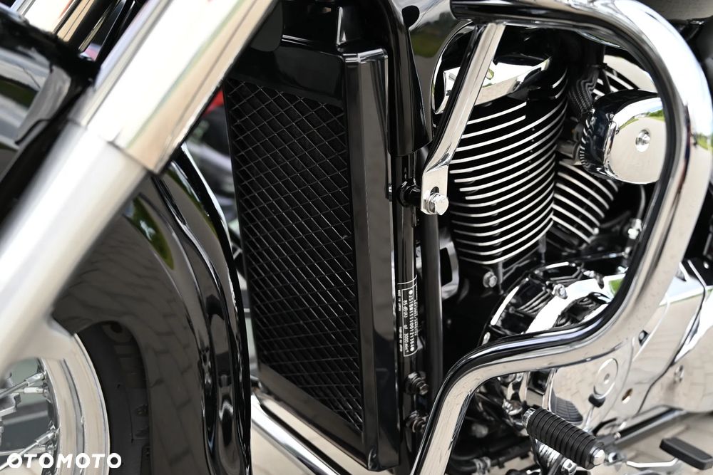 Suzuki Intruder - 23