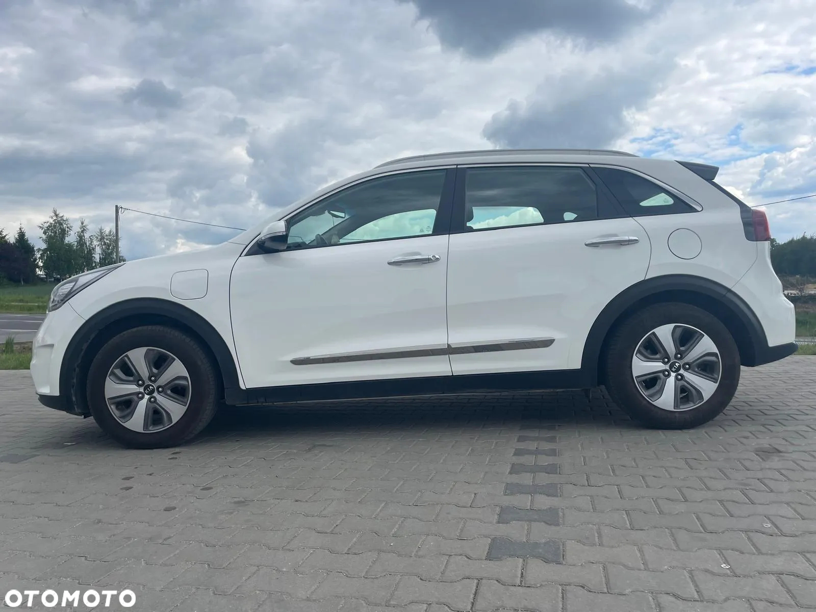 Kia Niro 1.6 GDI Plug-In Hybrid L - 24
