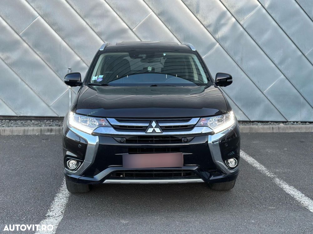 Mitsubishi Outlander - 1