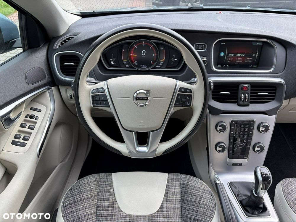Volvo V40 D2 Momentum - 18