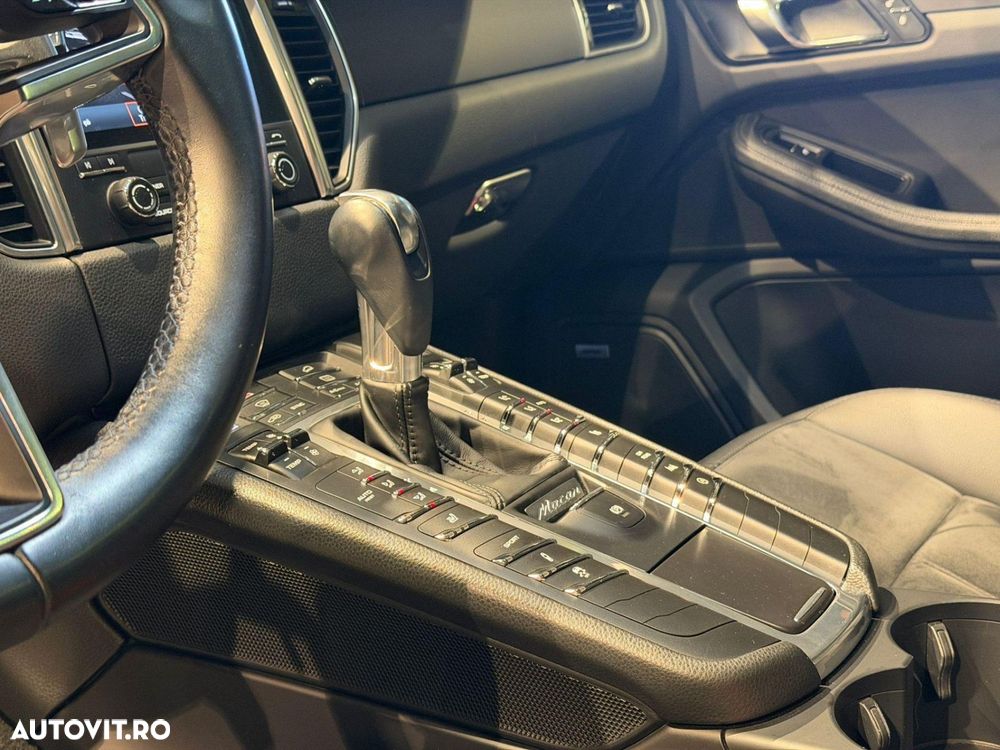 Porsche Macan Standard - 30