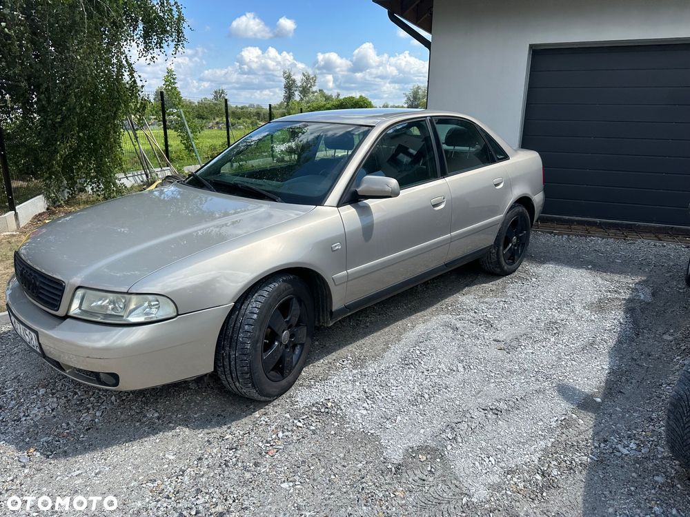 Audi A4 Limousine - 13
