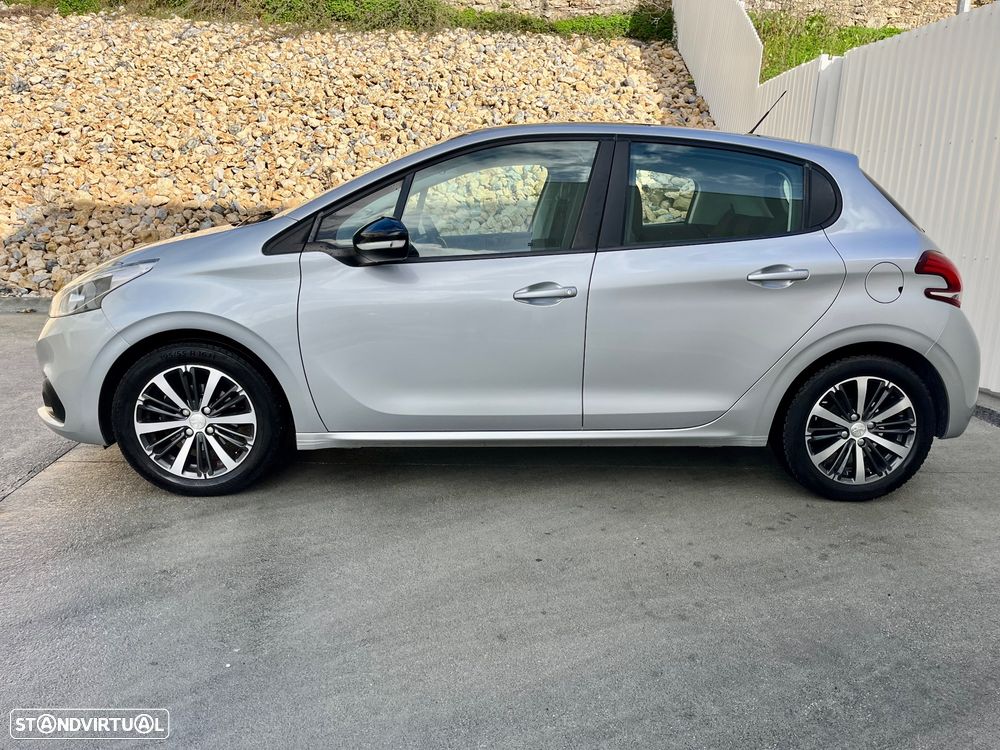 Peugeot 208 1.2 PureTech Allure - 18