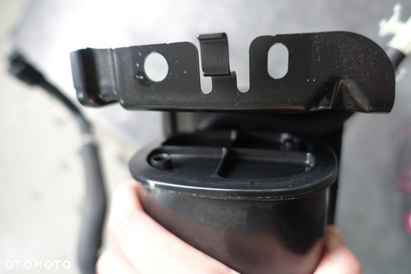 FILTR WĘGLOWY MAZDA 3 2.0 19r. - 2