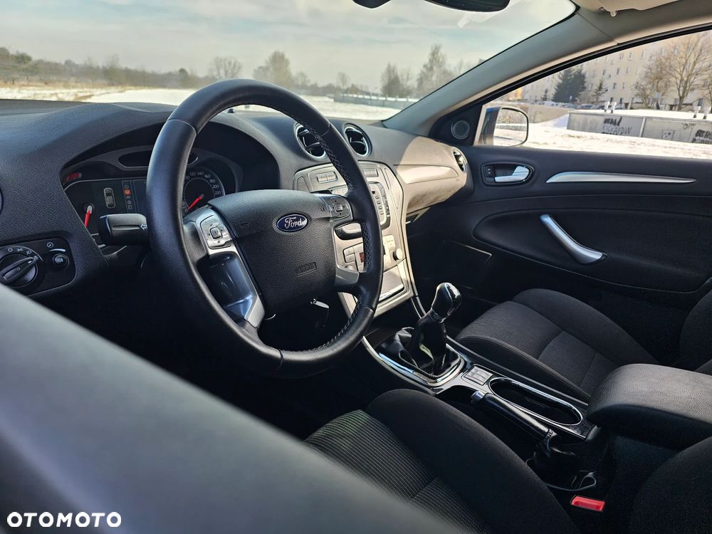 Ford Mondeo 2.0 Titanium - 28