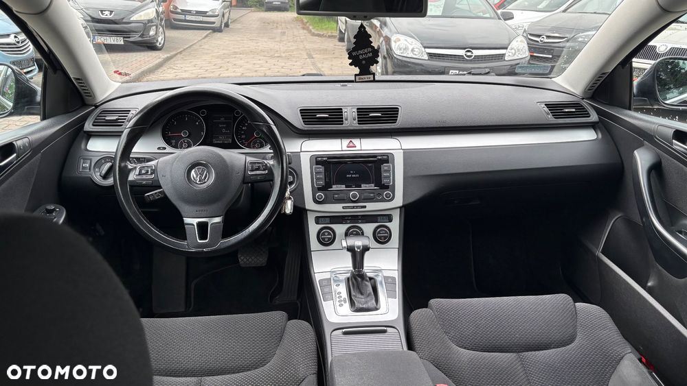 Volkswagen Passat 2.0 TDI Comfortline DSG - 29