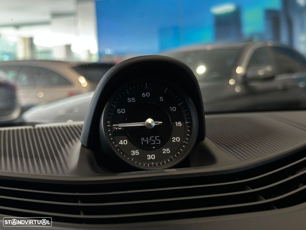 Porsche Taycan - 25