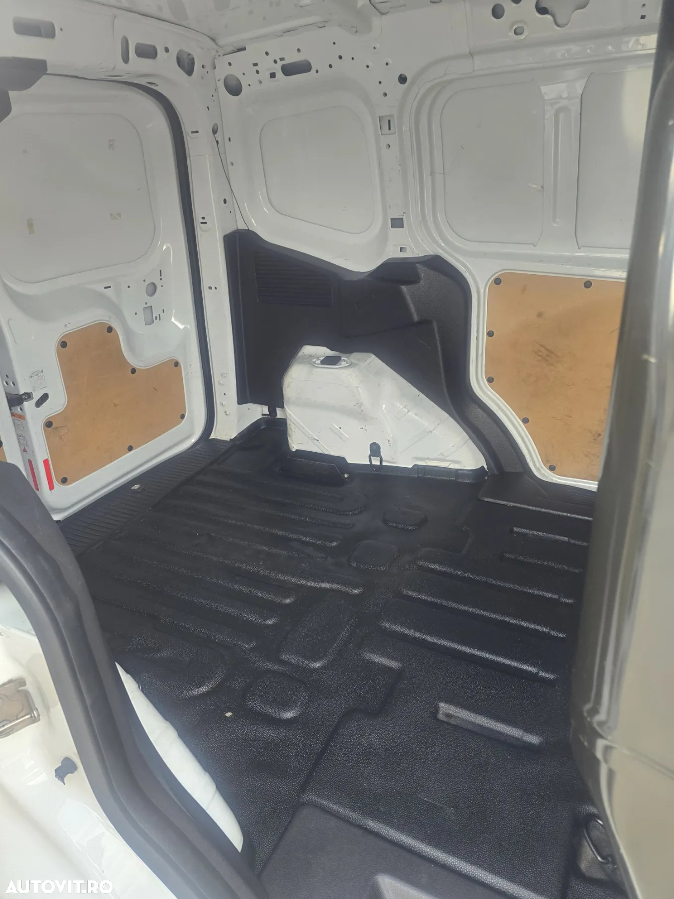 Ford Courier - 15