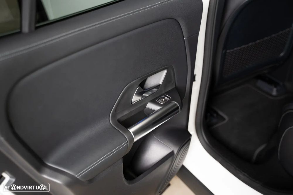Mercedes-Benz EQA - 43