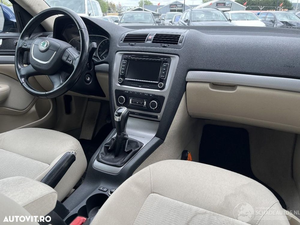 Skoda Octavia 1.2 TSI FAMILY - 8