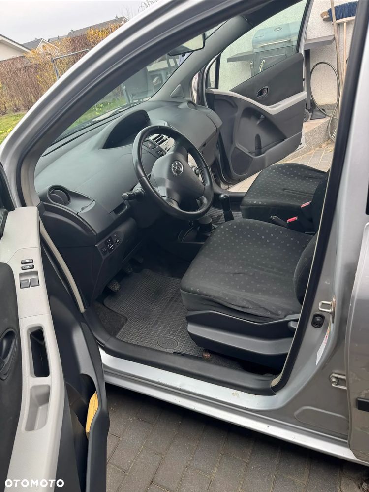 Toyota Yaris 1.3 Luna A/C - 8