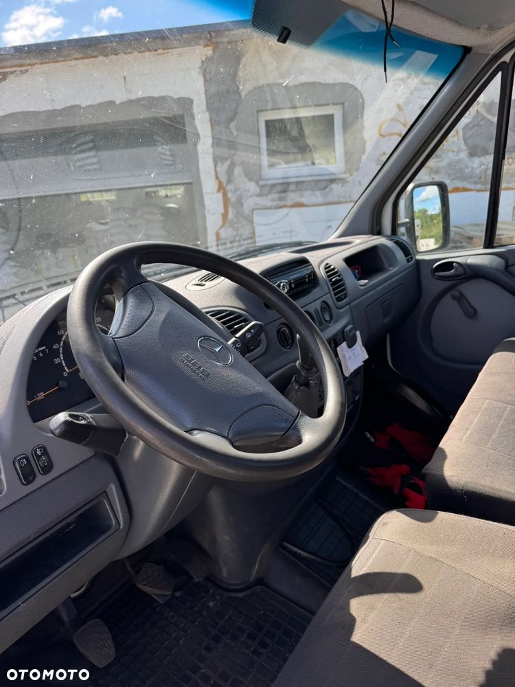 Mercedes-Benz Sprinter - 4