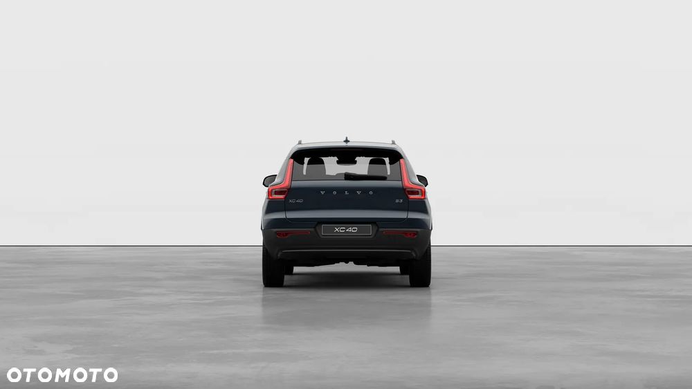 Volvo XC 40 B3 Plus Dark - 4
