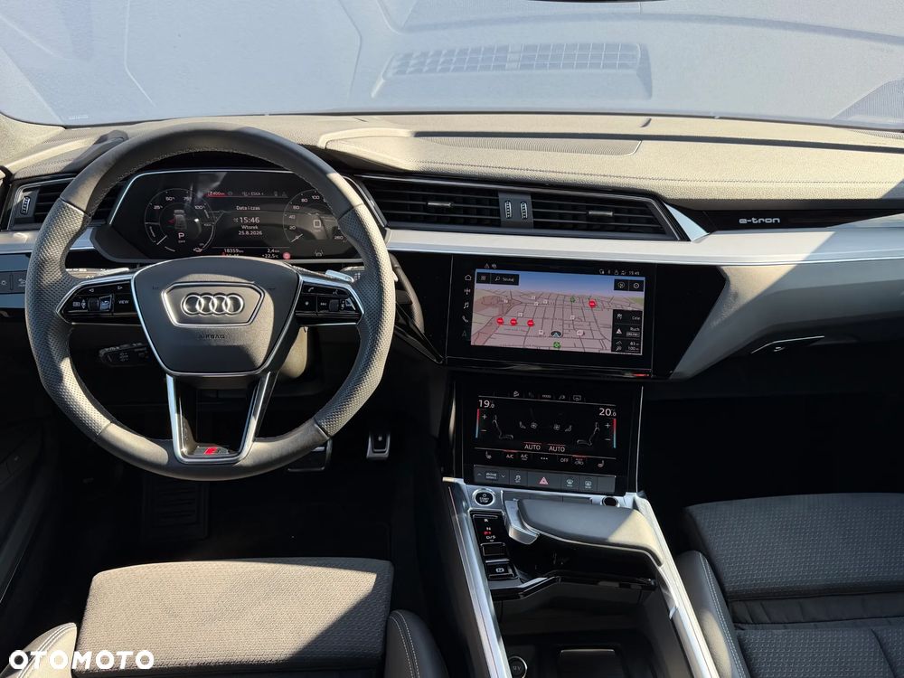 Audi Q8 Sportback e-tron - 13