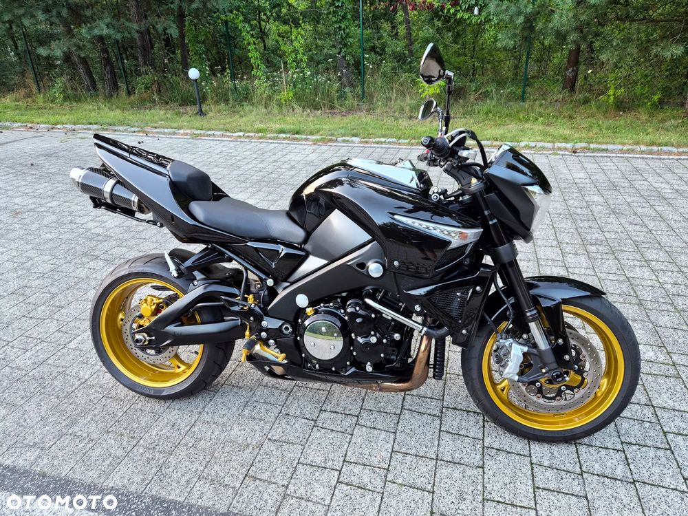 Suzuki GSX - 2