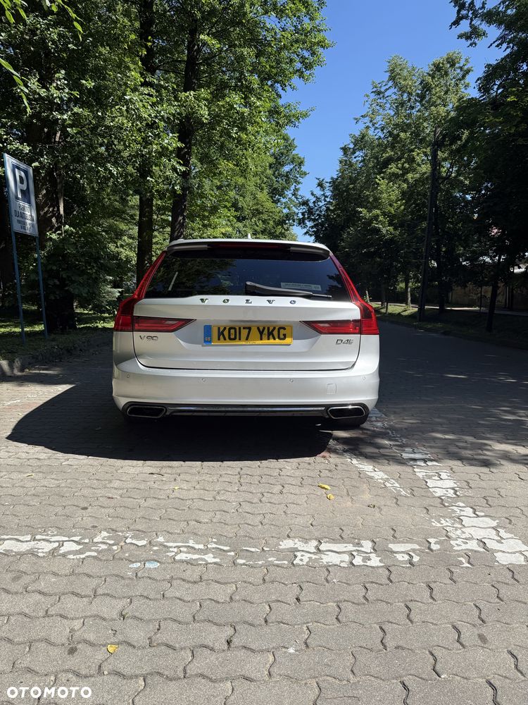 Volvo V90 - 2