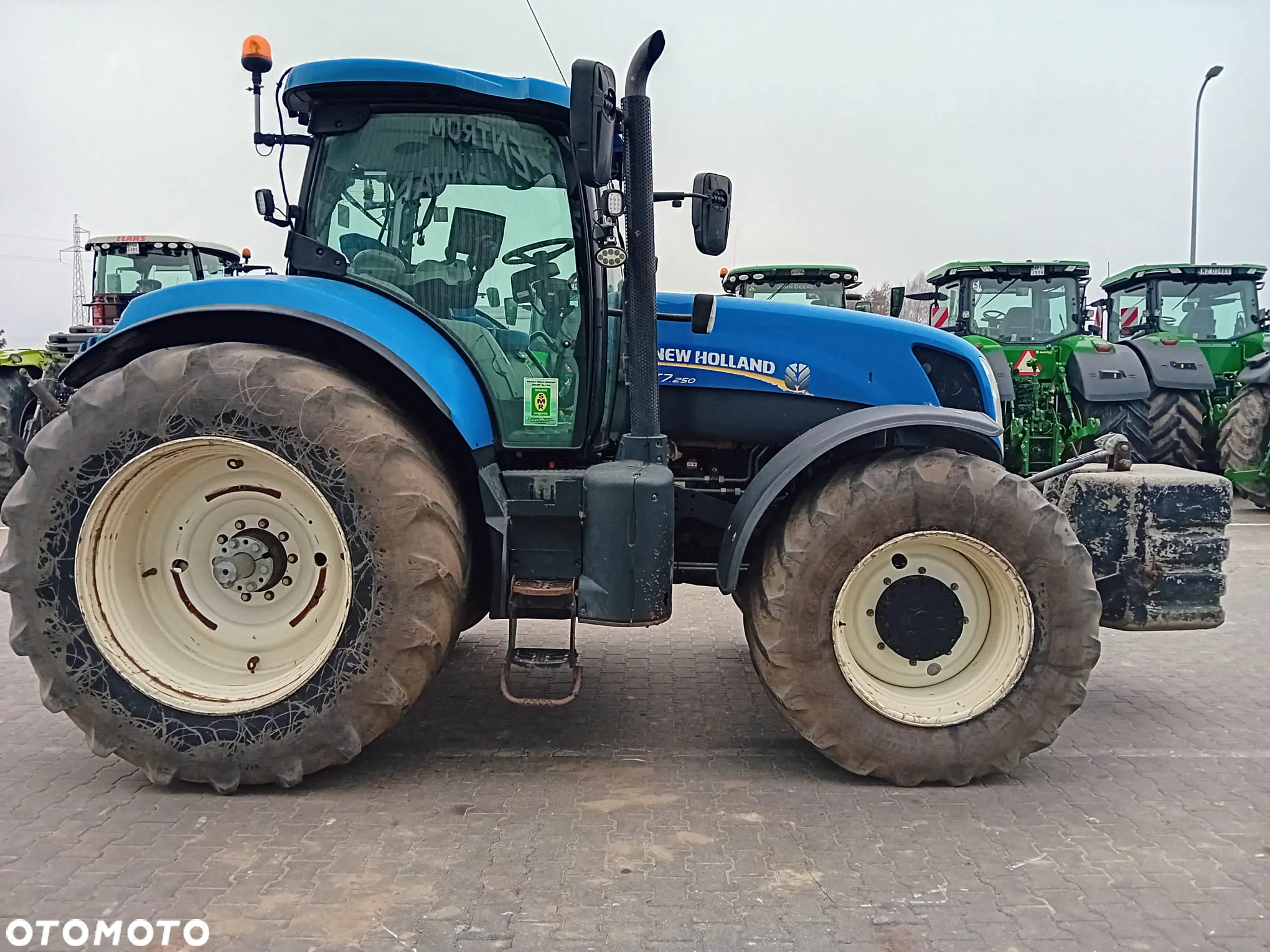 New Holland T7.250 - 9