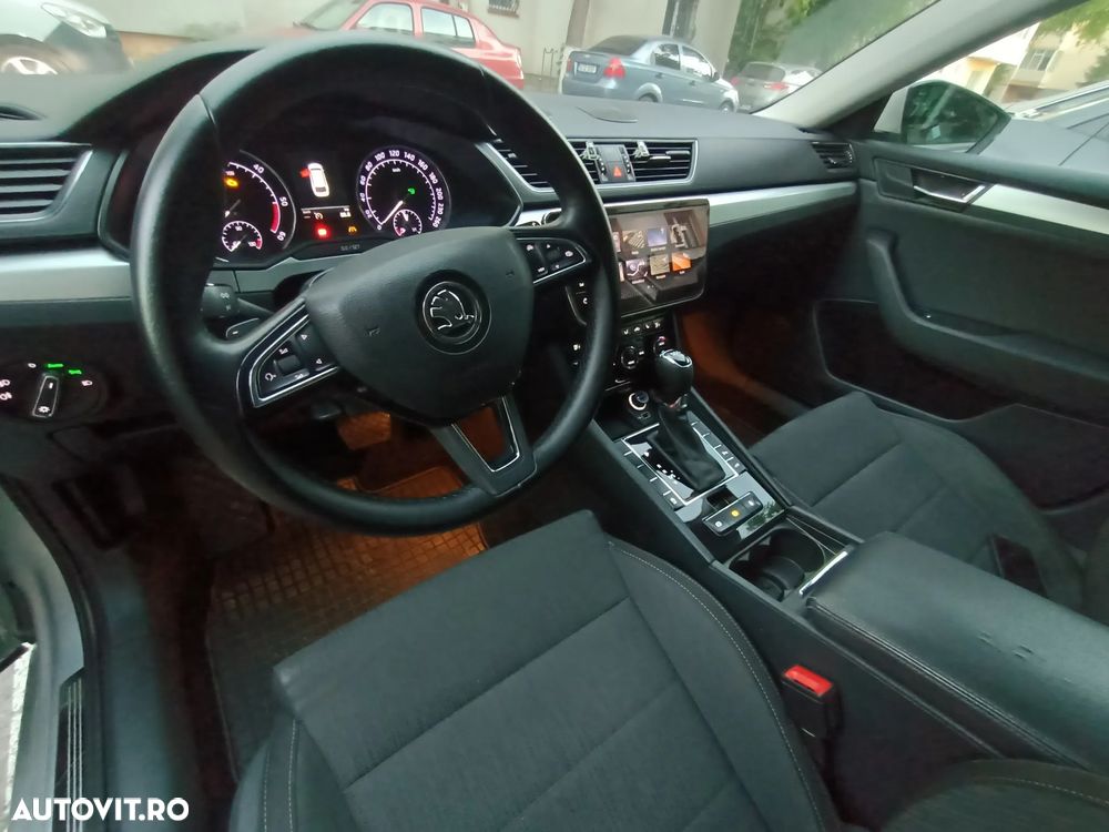 Skoda Superb Combi 2.0 TDI DSG Active - 9