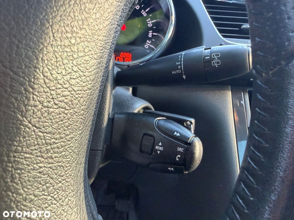 Peugeot 3008 HDi 150 Allure - 17