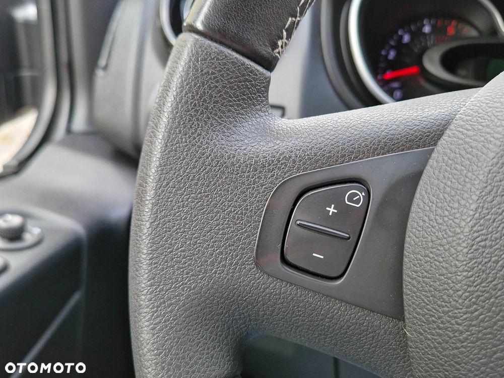 Renault Trafic Grand SpaceClass 2.0 dCi EDC - 32