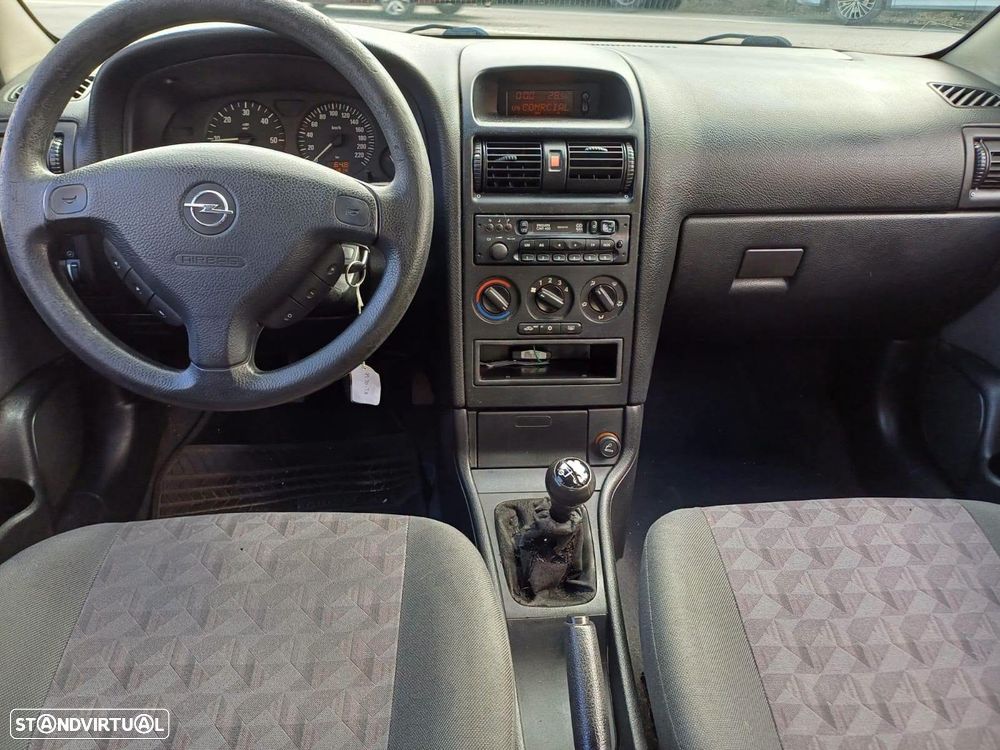Opel Astra — photo 3