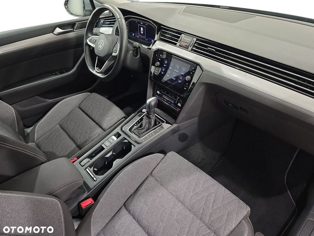 Volkswagen Passat - 19