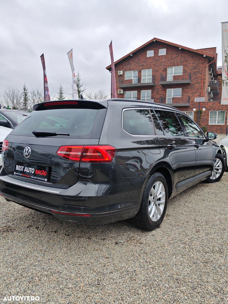 Volkswagen Passat - 4