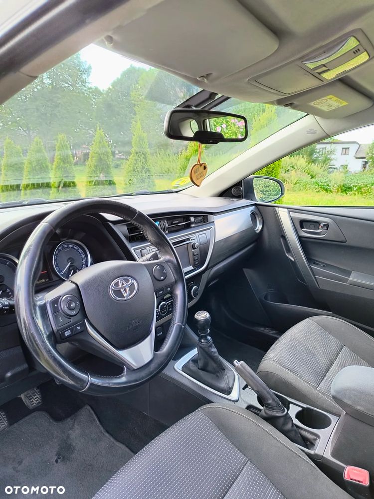 Toyota Auris 2.0 D-4D Dynamic - 6