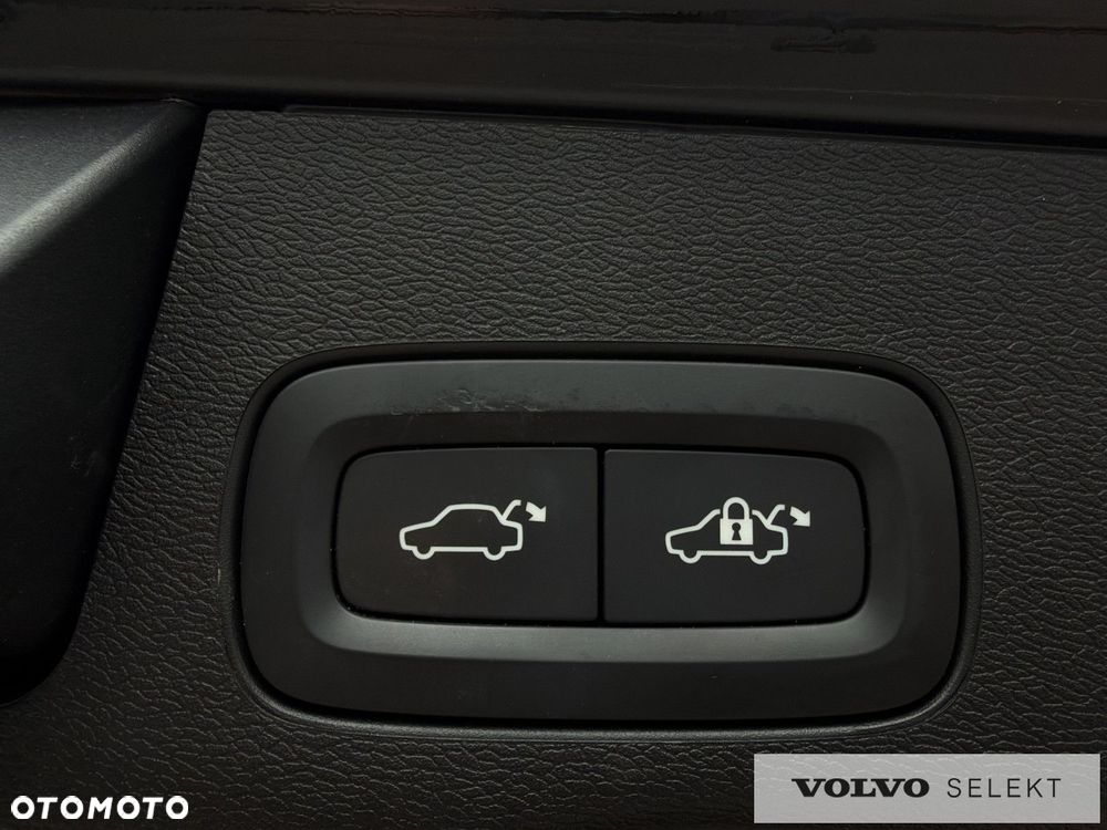 Volvo XC 60 - 30