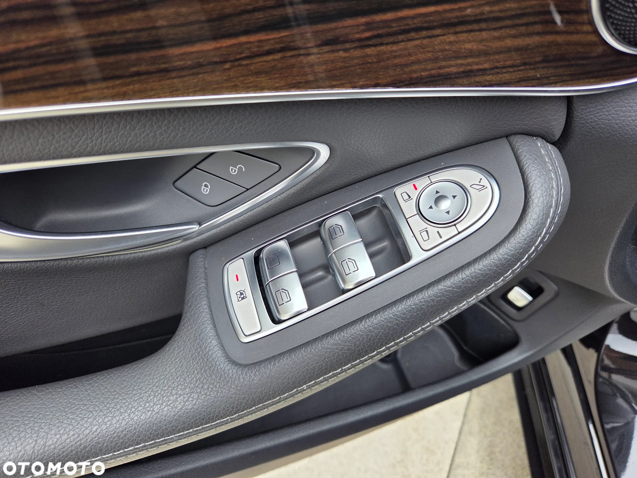 Mercedes-Benz Klasa C 220 d 4MATIC 9G-TRONIC - 27