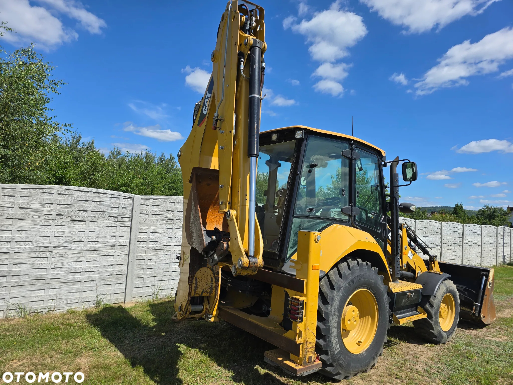 Caterpillar - 10