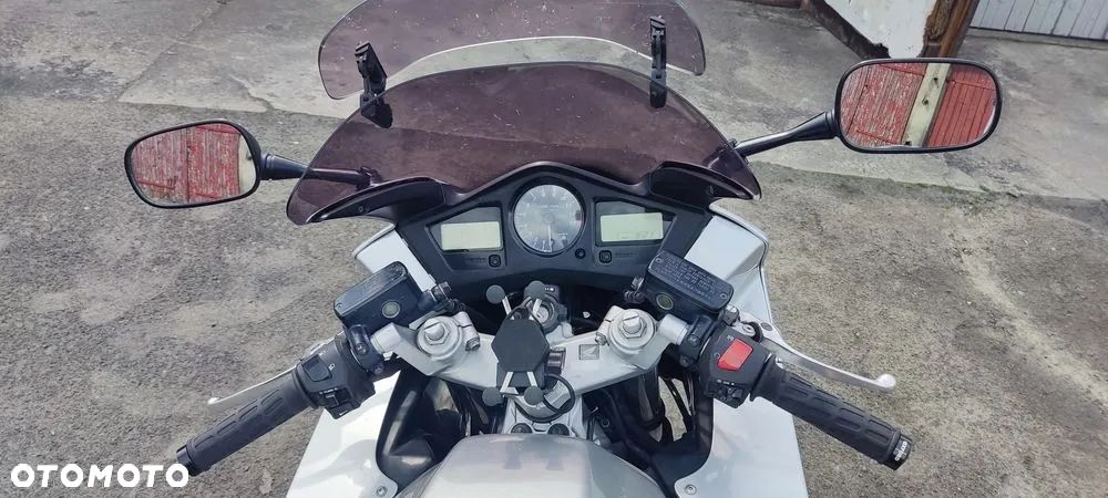 Honda VFR - 4