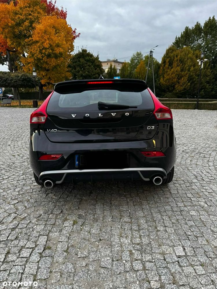 Volvo V40 D3 R-Design - 8