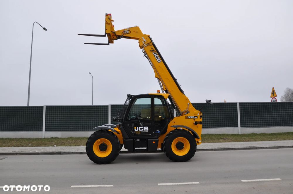 JCB 535-95 ŁADOWARKA TELESKOPOWA STAGE V 109 KM Mało MTG 572 Udźwig 3500 kg WYSOKOŚĆ ZAŁADUNKU 9,5 m Jak Nowa Klimatyzacja Widły do palet Szybkozłącze hydrauliczne - 25