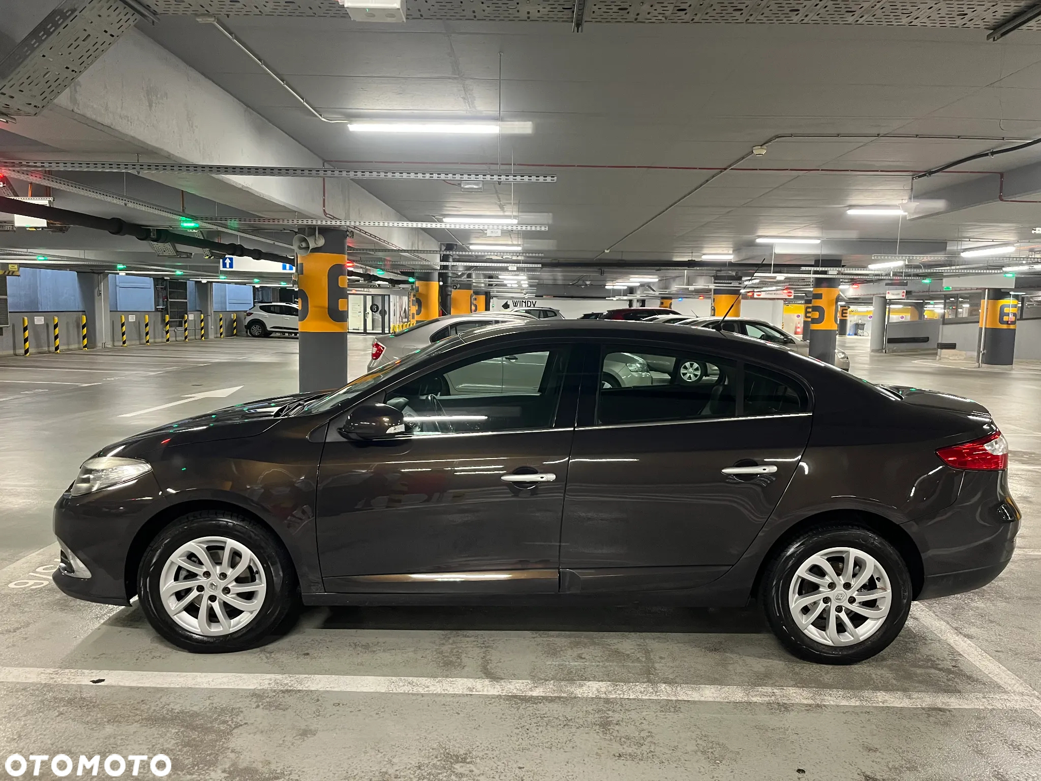 Renault Fluence 1.6 16V Intens - 2