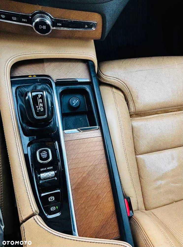 Volvo XC 90 - 3
