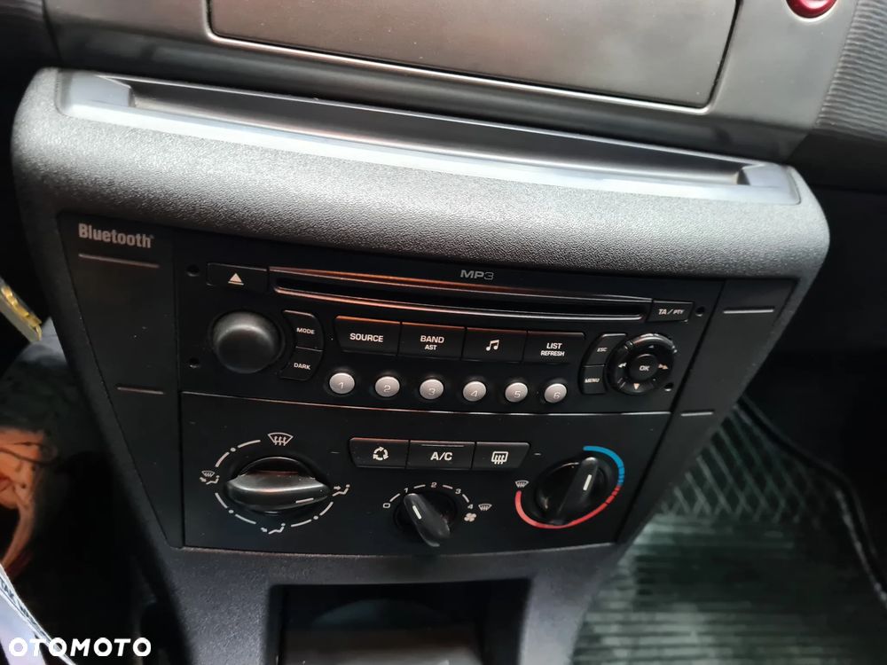 Citroën C4 1.6 HDi Style - 27
